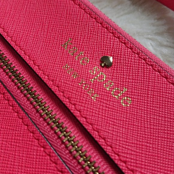Kate Spade, hot pink wristlet, very good condition - Picture 4 of 4